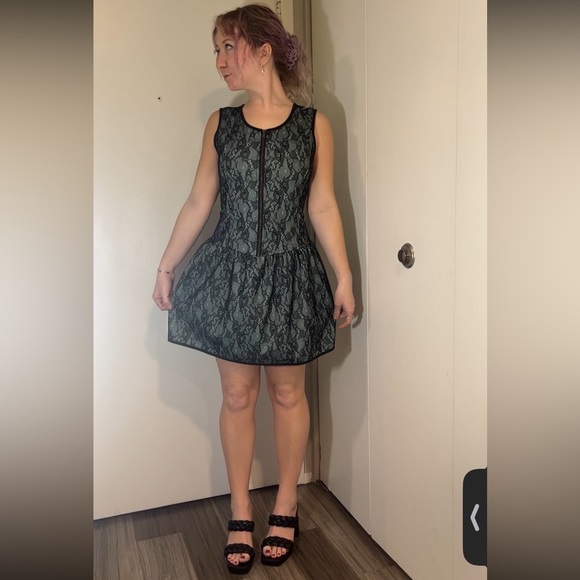 Miami lace fit & flare mini dress - Picture 2 of 11